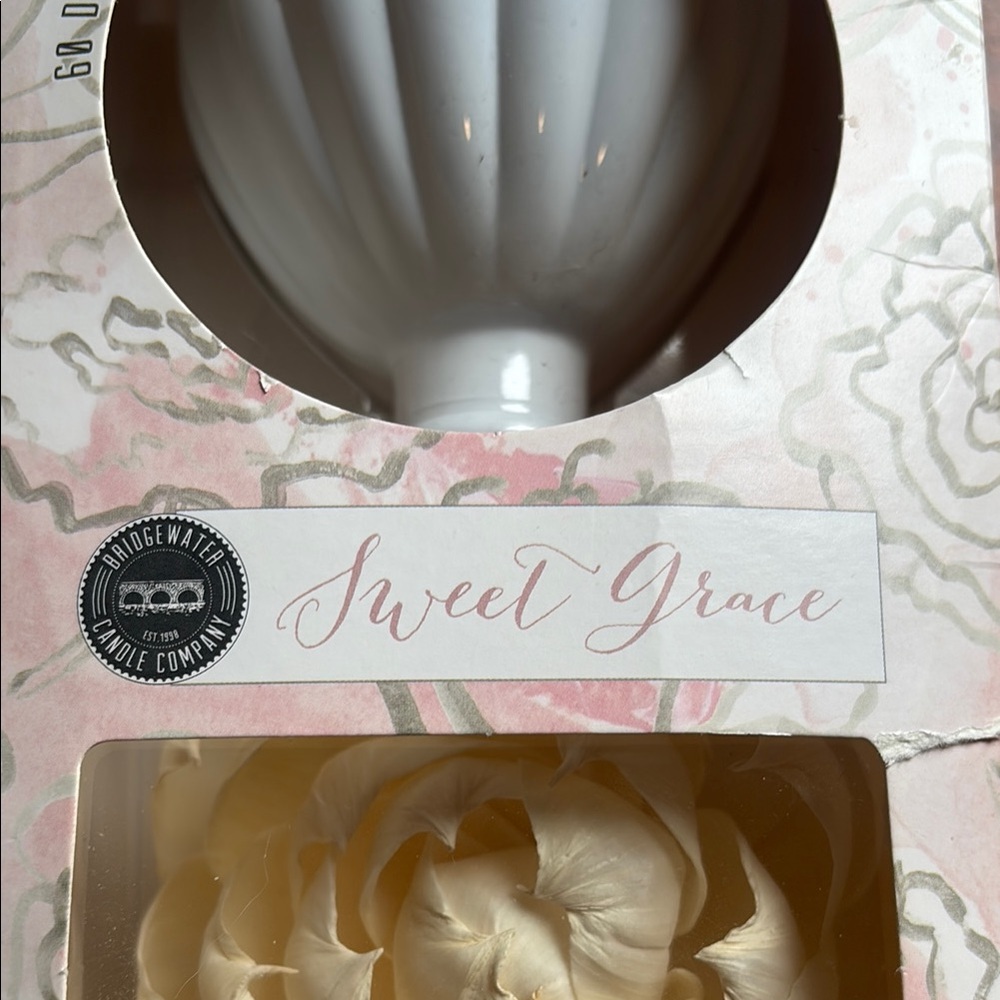 Flower Oil Diffuser - Picture 2 of 6